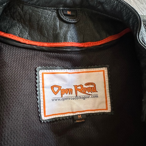 Women’s Leather Jacket - Picture 4 of 4